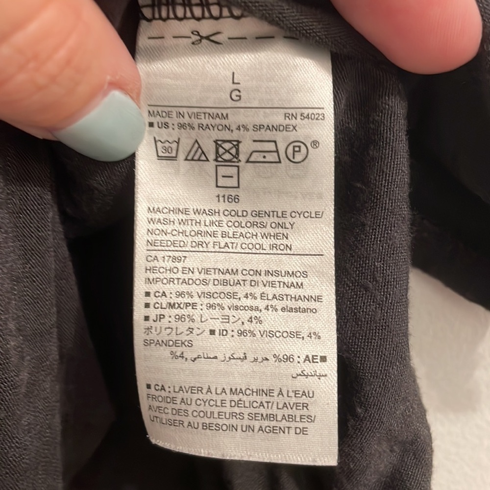 Old navy short sleeve shirt - Picture 2 of 3
